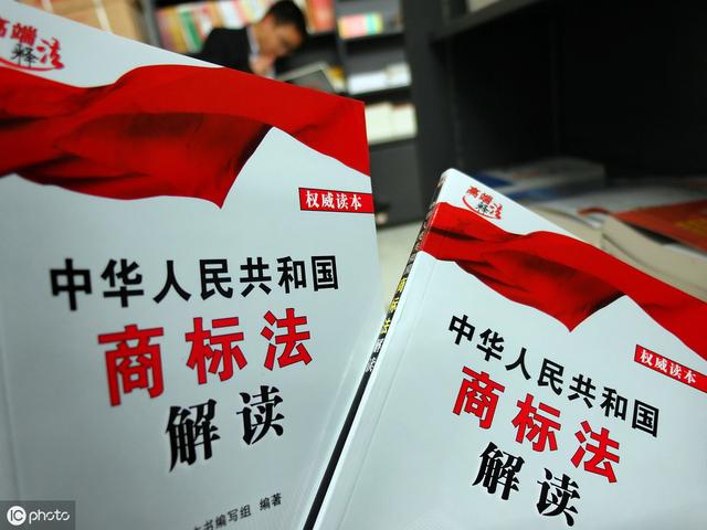 受阻20年，鞋界“貴族”MANOLO BLAHNIK 能奪回在華商標嗎？